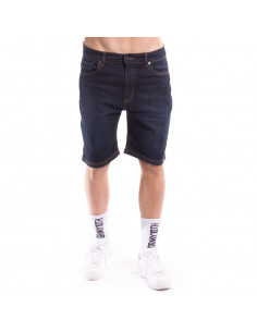 Pantalón corto vaquero... 2